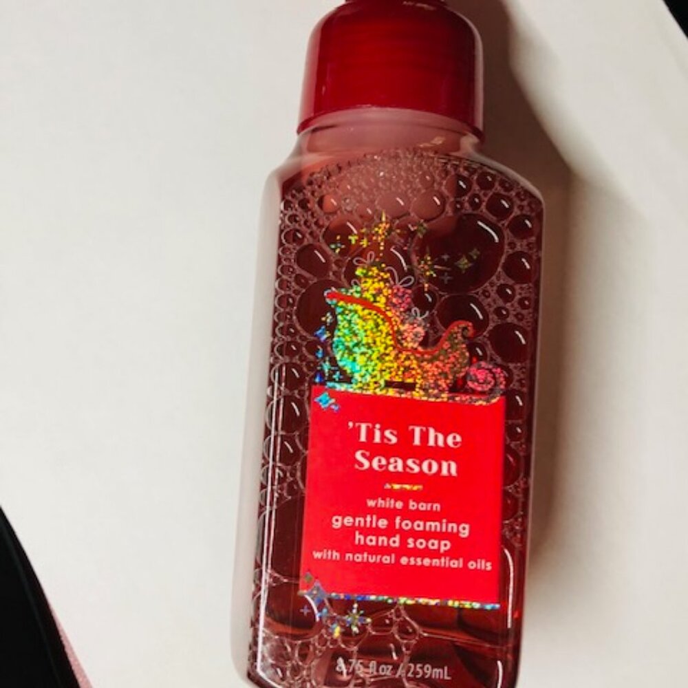 1- Bath & Body Works Gentle Foaming Hand Soap - TIS THE SEASON